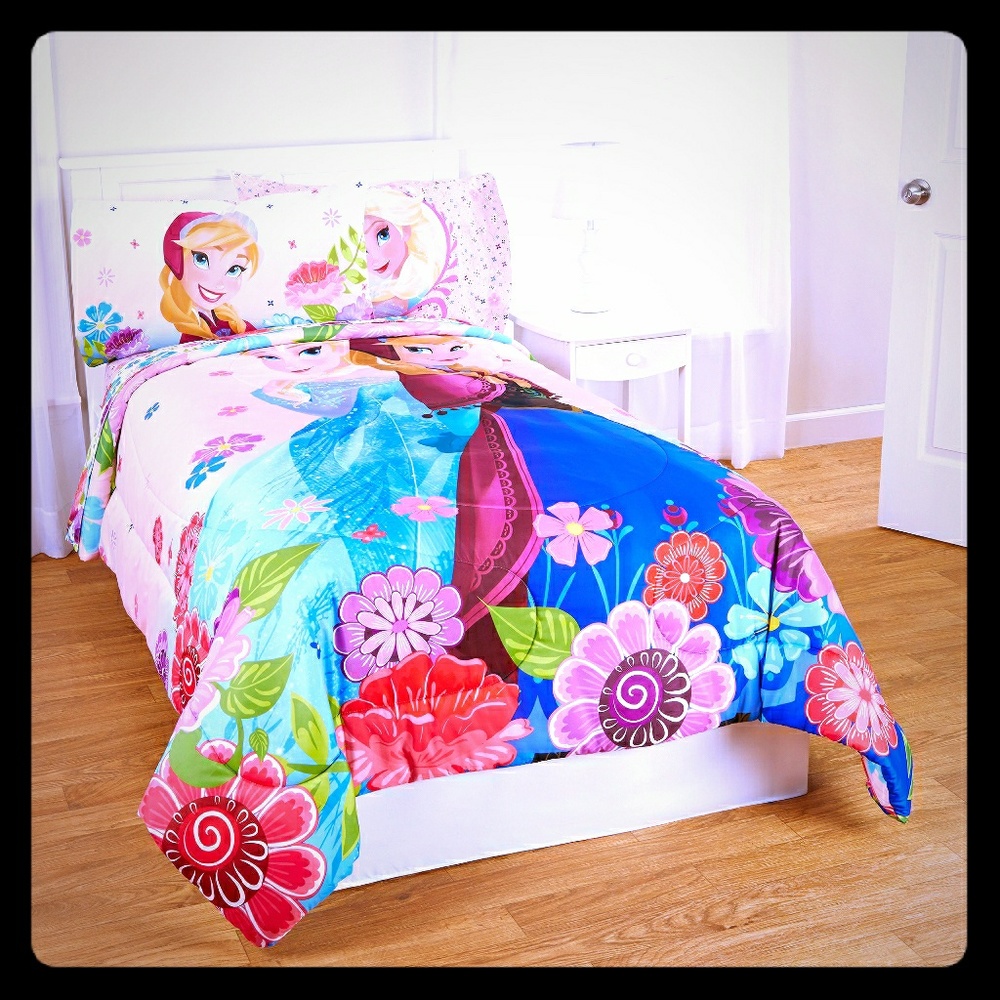 Elsa & Anna Comforter